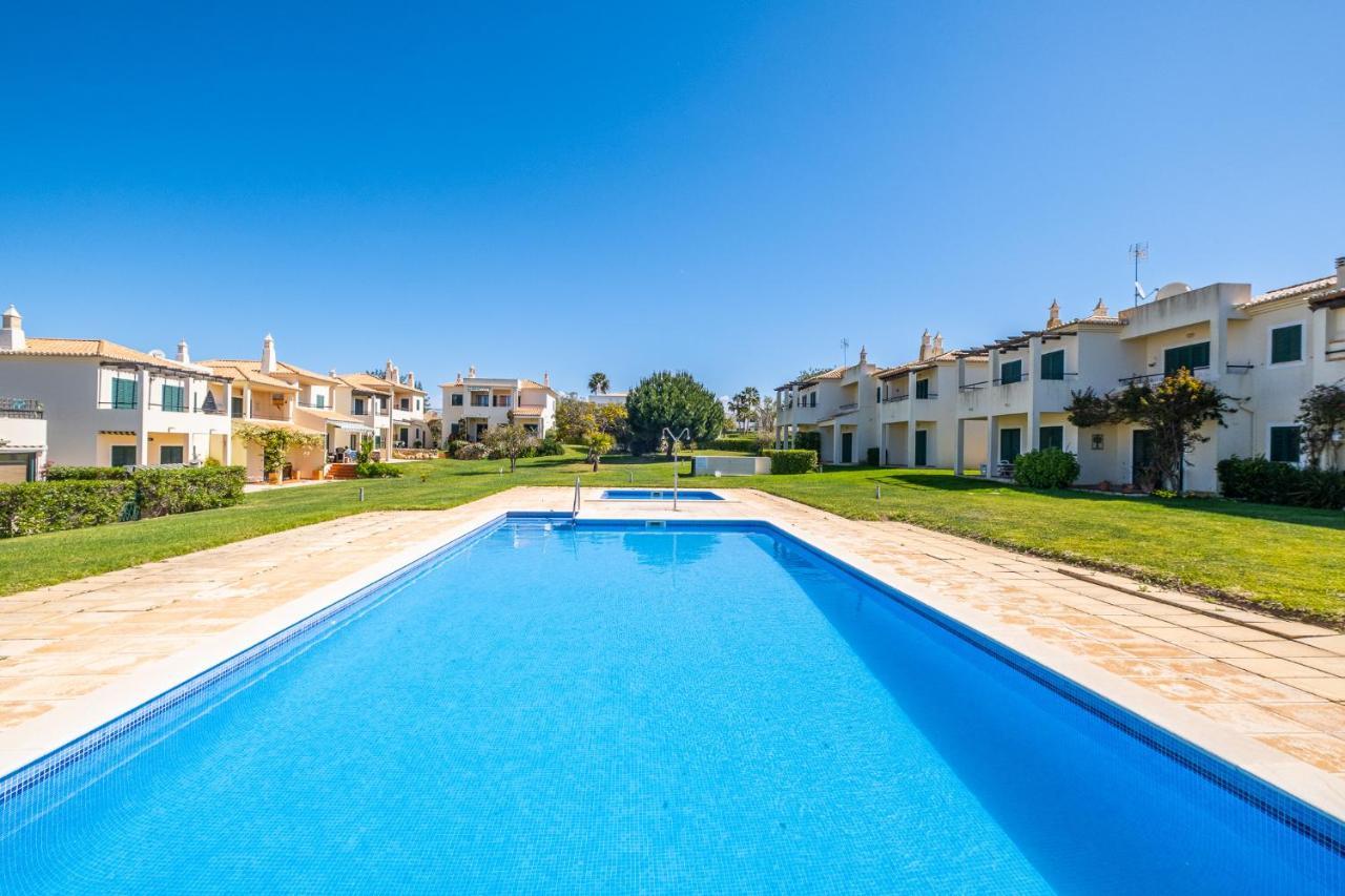 A Vilita Beach Apartment Пера Экстерьер фото